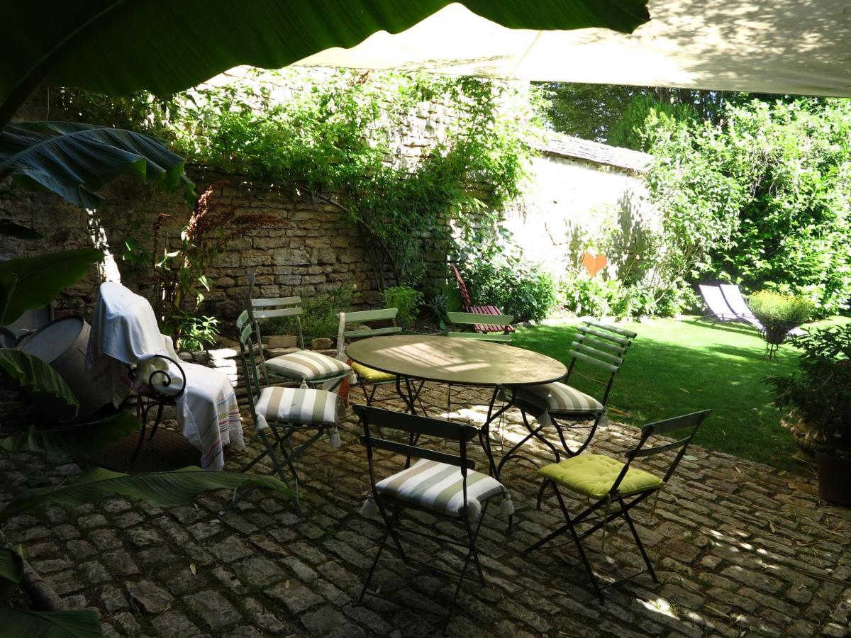 Bed and Breakfast Le Jardin De Gustave Ornans Exterior foto